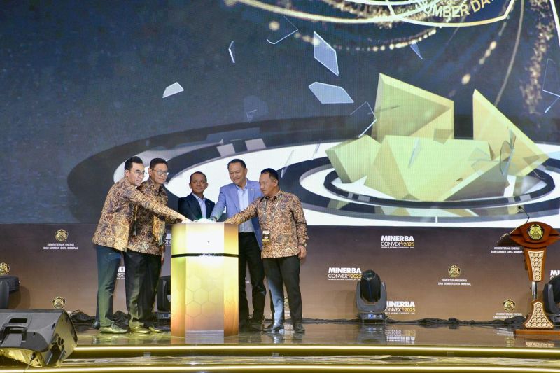 menteri-esdm-pastikan-pengelolaan-tambang-berpihak-kepada-rakyat