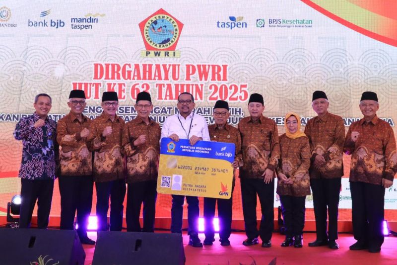 bjb-pwri-luncurkan-kartu-atm-co-branding-untuk-pensiunan-indonesia
