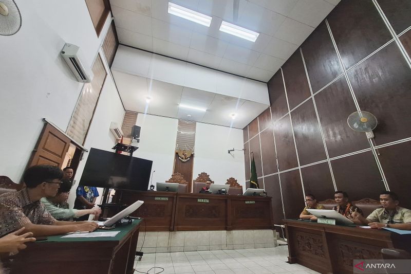 pn-jaksel-gelar-sidang-perdana-praperadilan-aktivis-delpedro