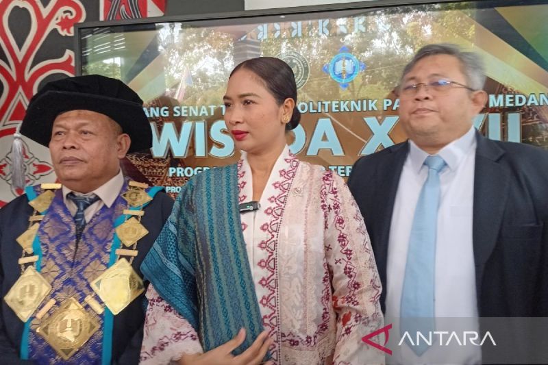 wamenpar-sebut-utmb-di-samosir-menciptakan-pergerakan-wisatawan