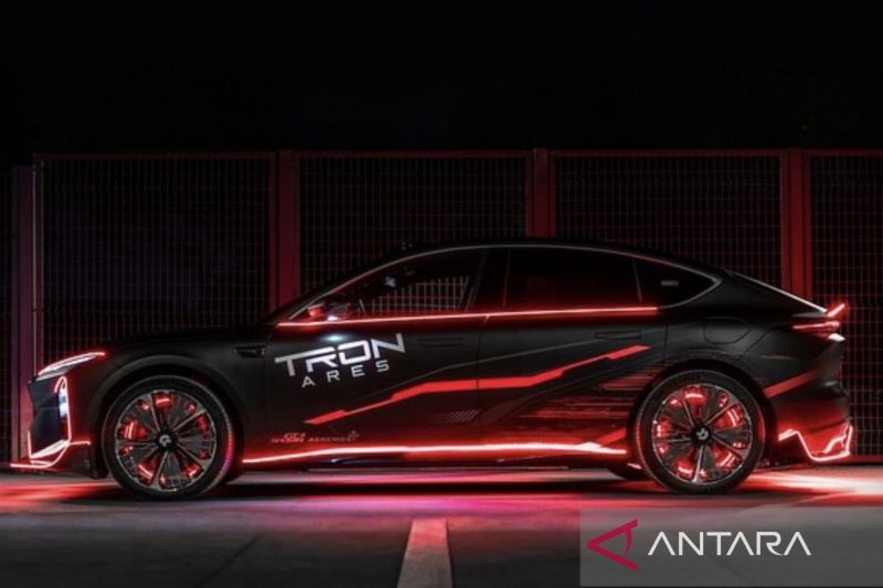 nio-et5t-tron-edition-diluncurkan-bersamaan-dengan-film-tron-ares