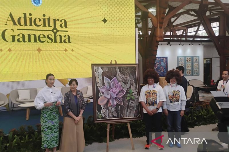 menpar-pasar-seni-itb-strategis-bagi-ekonomi-kreatif-diplomasi-budaya