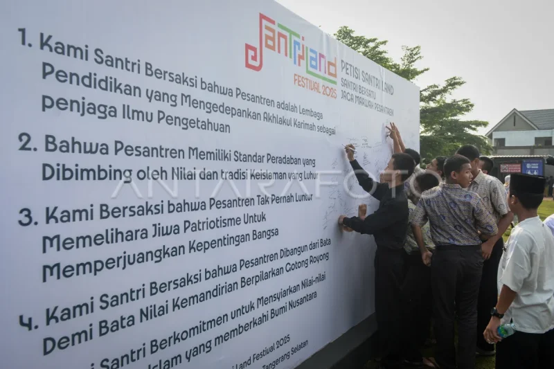 Ribuan santri sepakati petisi bangun negeri dalam Santri Land Festival