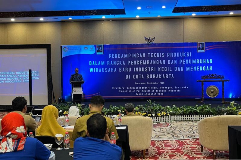 anggota-komisi-vii-dpr-ri-ajak-pelaku-pemula-ikm-naik-kelas