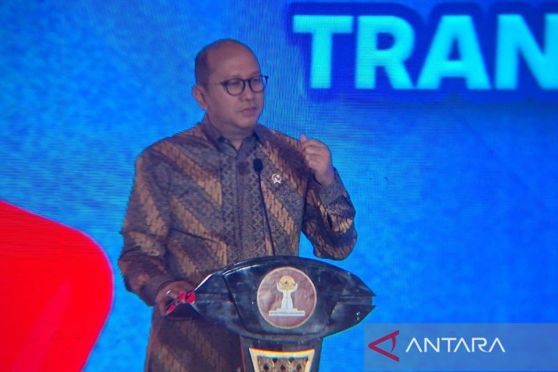 ceo-danantara-tegaskan-tidak-ada-lagi-bumn-memoles-laporan-keuangannya