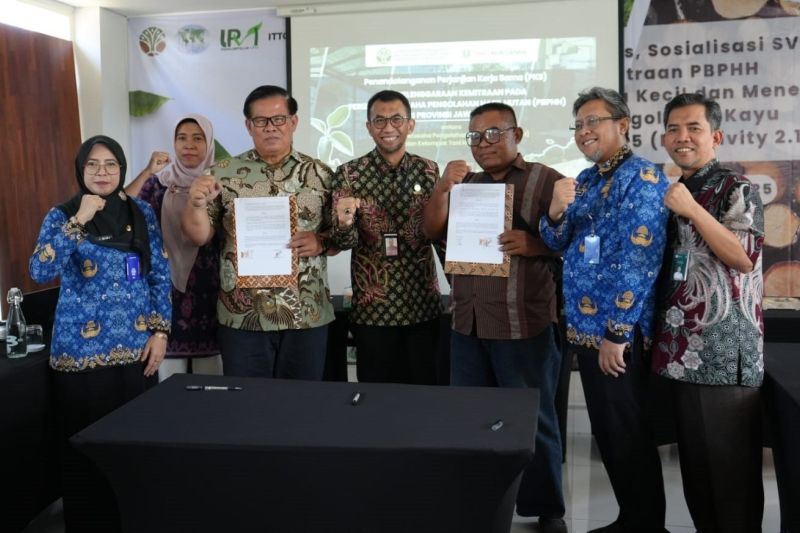 kemenhut-perkuat-kemitraan-industri-kehutanan-dan-masyarakat
