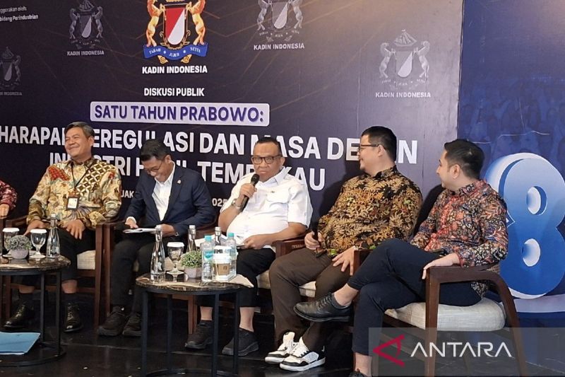 wamenaker-siap-kaji-usulan-cukai-rokok-bisa-cover-asuransi-pekerja