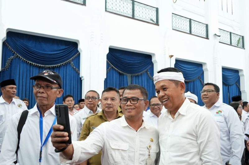 gubernur-janji-hadirkan-akses-listrik-bagi-seluruh-warga-jabar-di-2026