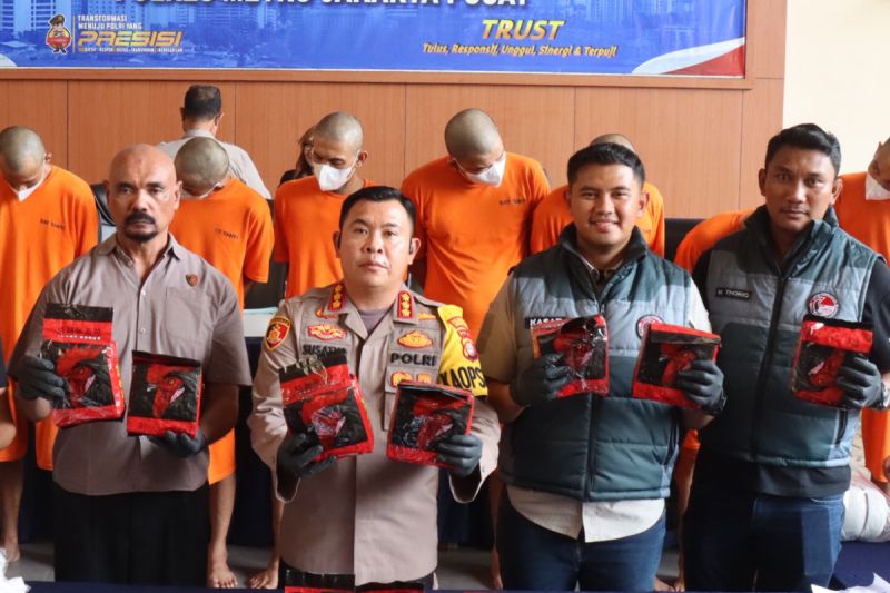 untuk-kelabui-petugas-sabu-12-kg-disamarkan-dalam-truk-muat-jeruk