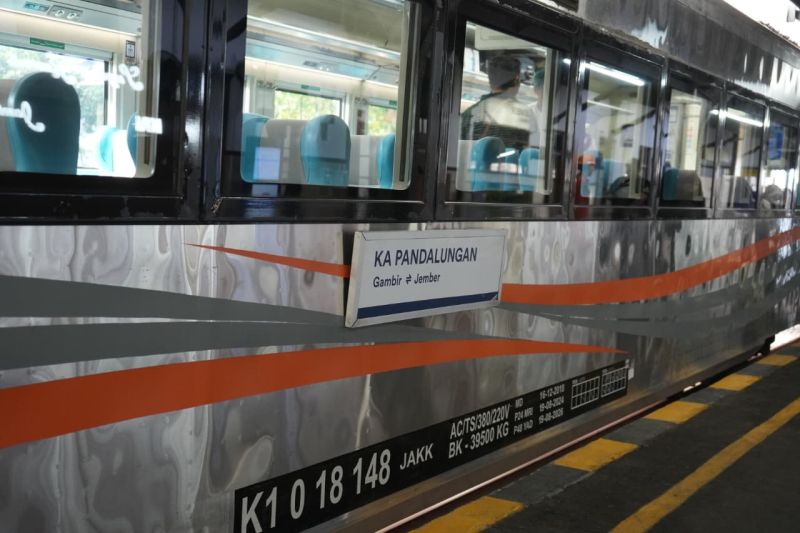 banjir-grobogan-ka-pandalungan-terlambat-tiba-di-stasiun-jember