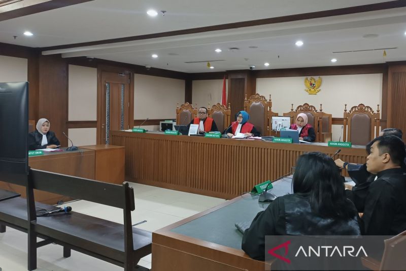 pn-jakarta-pusat-gelar-sidang-perdana-ammar-zoni-secara-daring