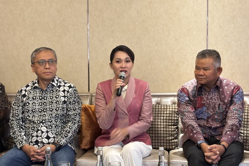 badan-bank-tanah-gandeng-pemprov-malut-pacu-hilirisasi-industri-kelapa