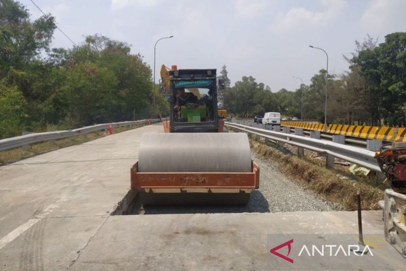 jtt-lanjutkan-pemeliharaan-tol-japek-jaga-kenyamanan-pengguna-jalan