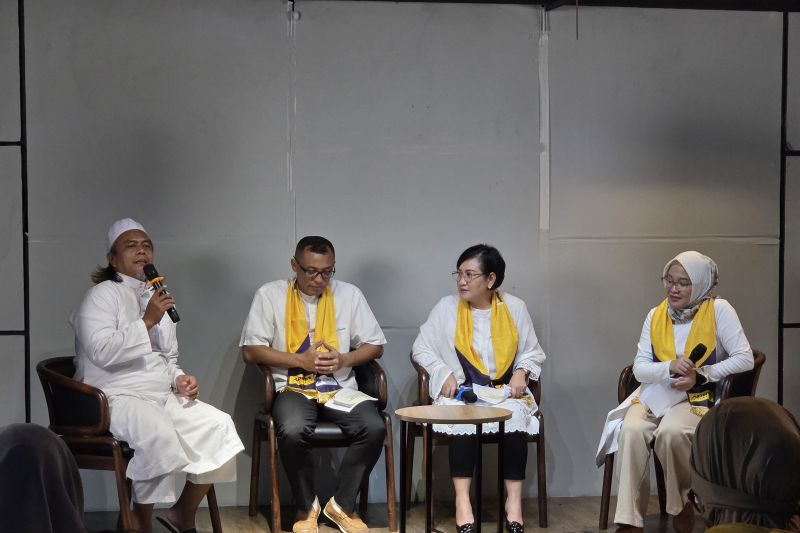 adira-finance-kembali-berangkatkan-100-peserta-umrah