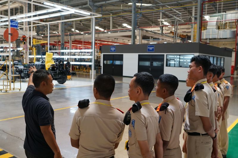 dcvi-dukung-pendidikan-vokasi-lewat-donasi-mesin-bus-dan-pelatihan-smk