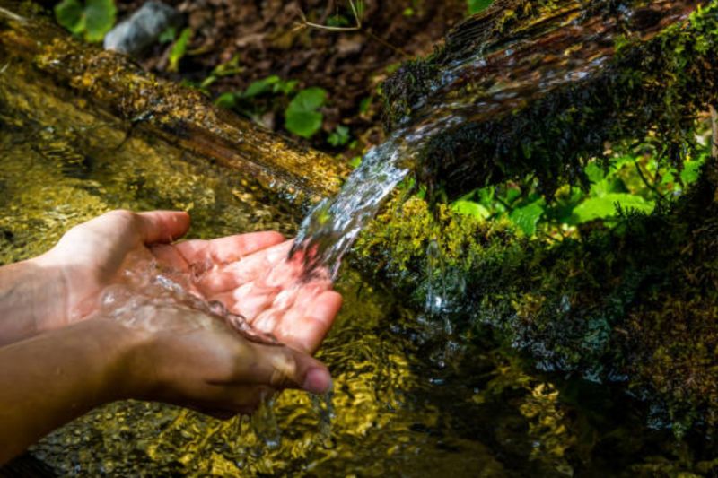 Warga sekitar Aqua ungkap sulit akses air bersih kepada Dedi Mulyadi