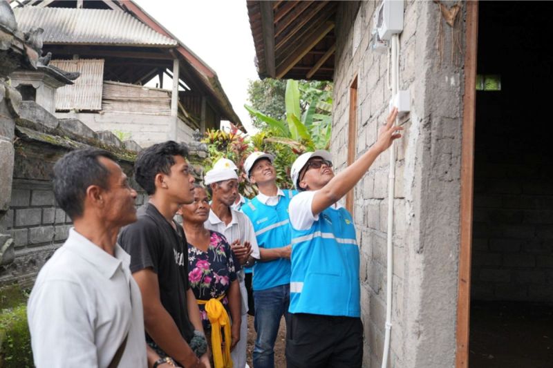 HLN Ke-80, PLN Sambung Gratis Listrik Rumah Warga Pra Sejahtera di Bali