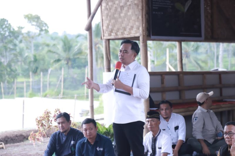 bupati-jember-minta-petani-kawal-penurunan-harga-pupuk-di-lapangan