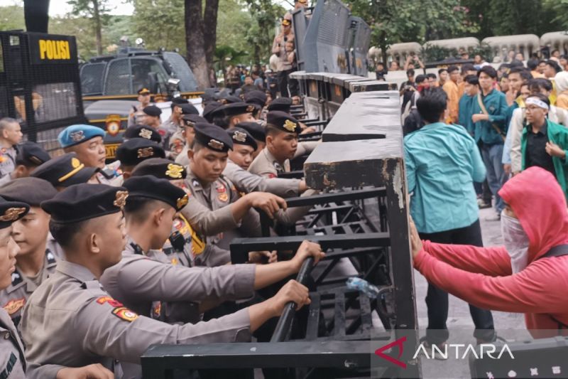 Polisi mengerahkan 3.225 personel gabungan untuk jaga demo mahasiswa di Jakpus