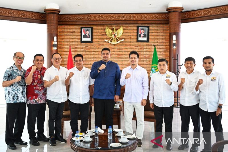 gubernur-bobby-tampung-aspirasi-kadin-dan-apindo-kenaikan-ump-2026
