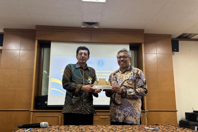 kemenperin-itb-kerja-sama-pemurnian-silika-grafit-pacu-industrialisasi