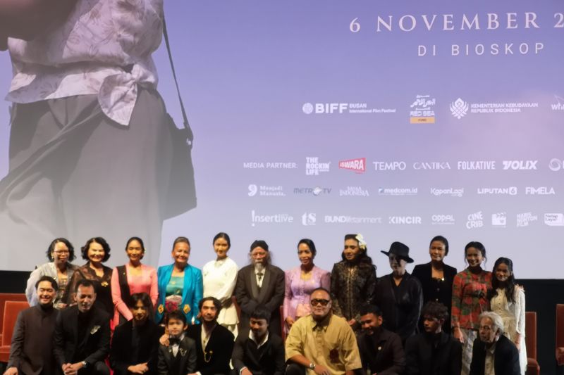 reza-rahadian-sutradarai-film-pangku-ini-sinopsis-hingga-pemerannya