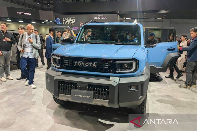 land-cruiser-fj-tarik-perhatian-anjungan-toyota-di-japan-mobility-show
