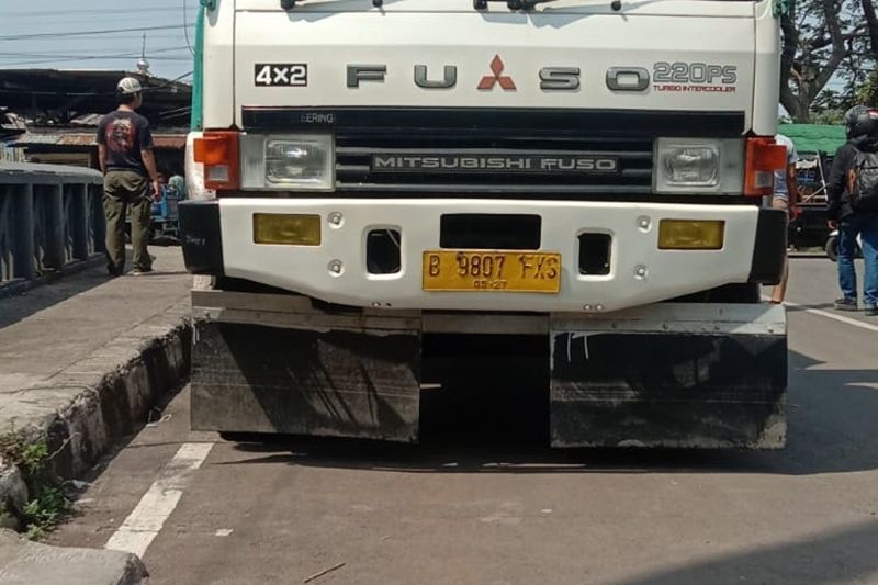 pemotor-tewas-akibat-kecelakaan-di-cengkareng-jakbar