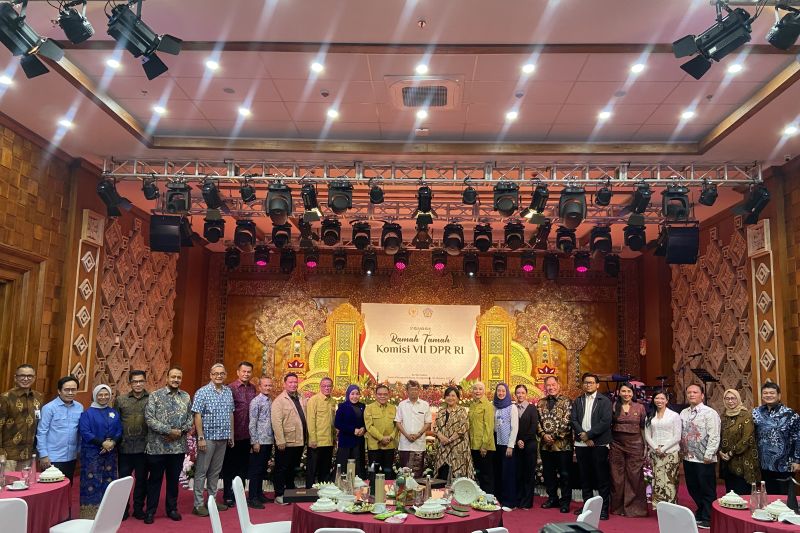 komisi-vii-dpr-sebut-59-juta-wisman-bali-sasaran-kek-kesehatan-sanur