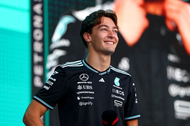 George Russell pole position, Verstappen kecelakaan