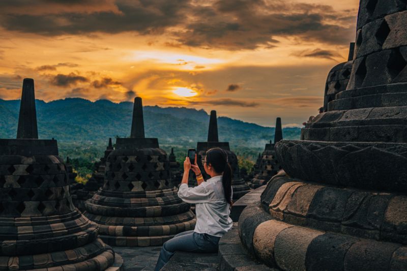 sunset-di-borobudur-dorong-pertumbuhan-ekosistem-pariwisata-lokal