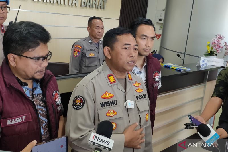 polisi-onad-ditangkap-saat-beraktivitas-biasa-di-rumahnya