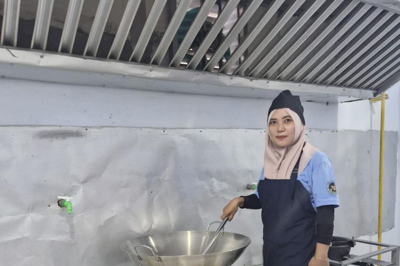 Dari Penjual Sate Jamur Menjadi Ibu Dapur: Kisah Inspiratif Relawan Dapur MBG Blora