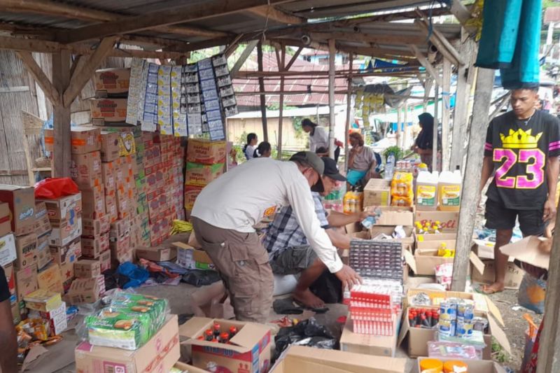 Satgas menyita 32.600 batang rokok ilegal di Mabar salama Oktober 2025