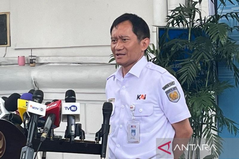 perkuat-krl-kai-siapkan-rangkaian-kereta-tambahan-dari-inka-dan-china