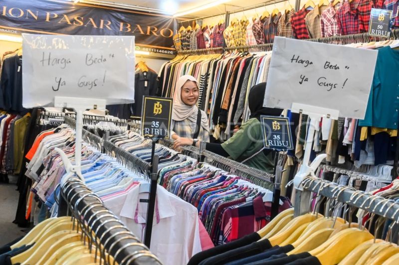 pedagang-thrifting-minta-peta-jalan-usai-larangan-impor-baju-bekas