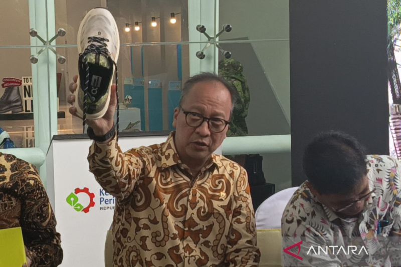 kemenperin-perkuat-peran-industri-persepatuan-melalui-bpipi-sidoarjo