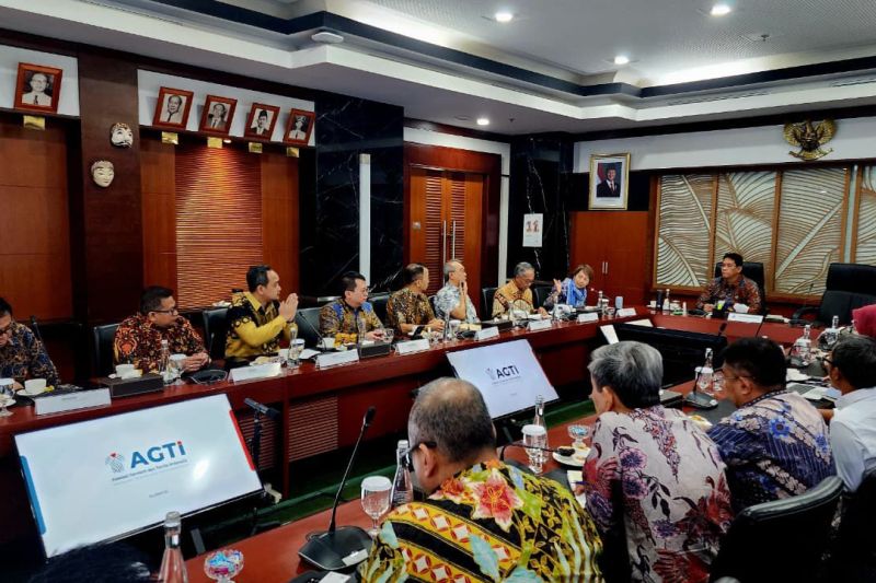 temui-purbaya-agti-sampaikan-peta-jalan-perlindungan-industri-tekstil
