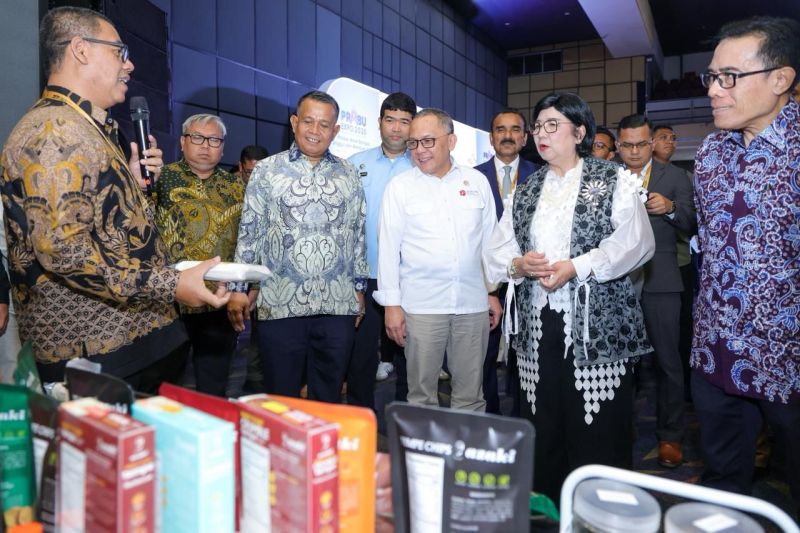 wamen-helvi-sebut-adopsi-teknologi-kunci-daya-saing-umkm