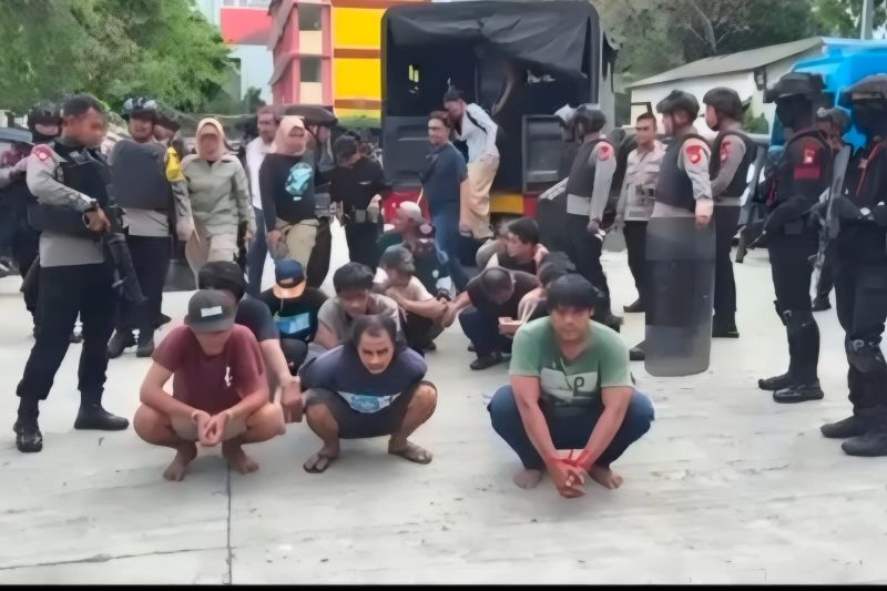 bnn-polda-metro-tangkap-18-orang-di-kampung-bahari-terkait-narkoba