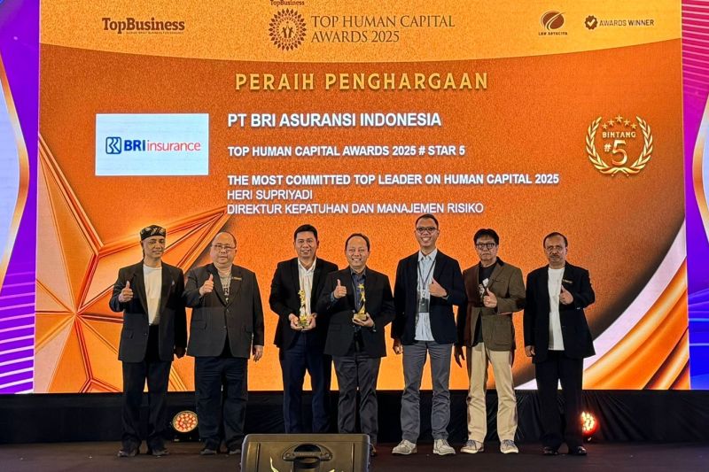 bri-insurance-kantongi-2-penghargaan-di-top-human-capital-award