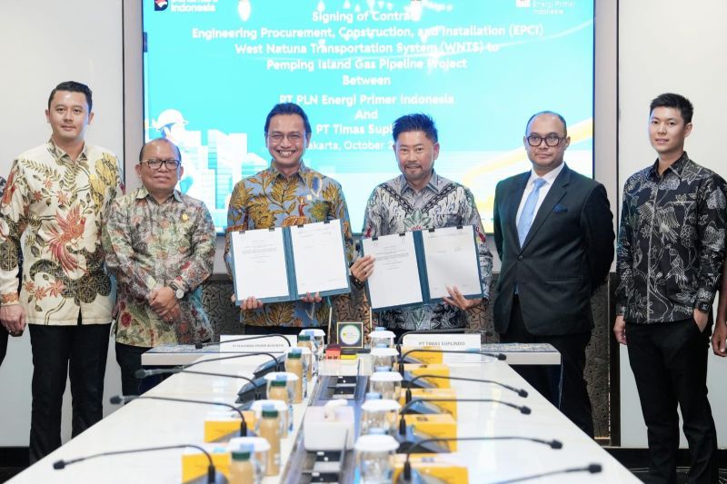 PLN EPI dan Timas Suplindo Teken Kontrak Pipa Gas WNTS–Pemping Perkuat Ketahanan Energi Nasional