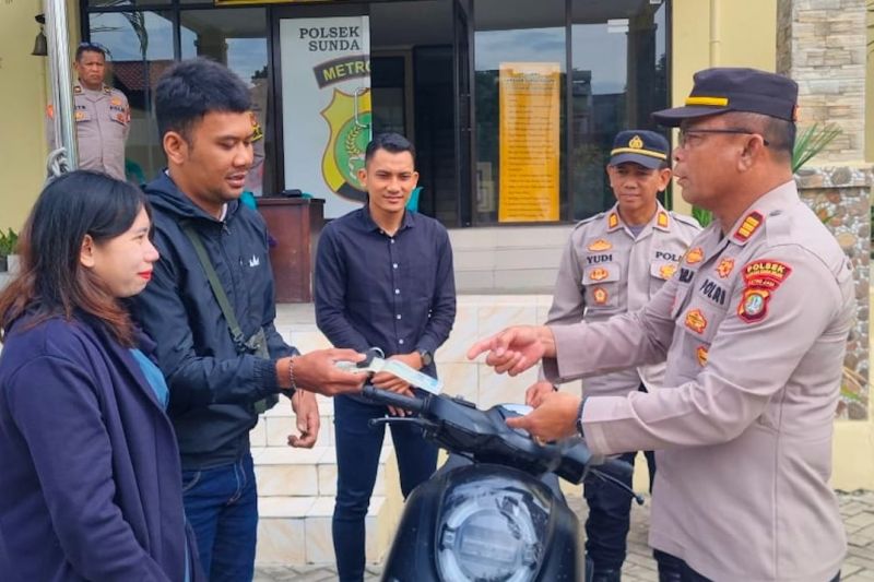 polisi-kembalikan-motor-warga-pademangan-yang-digelapkan-saudaranya