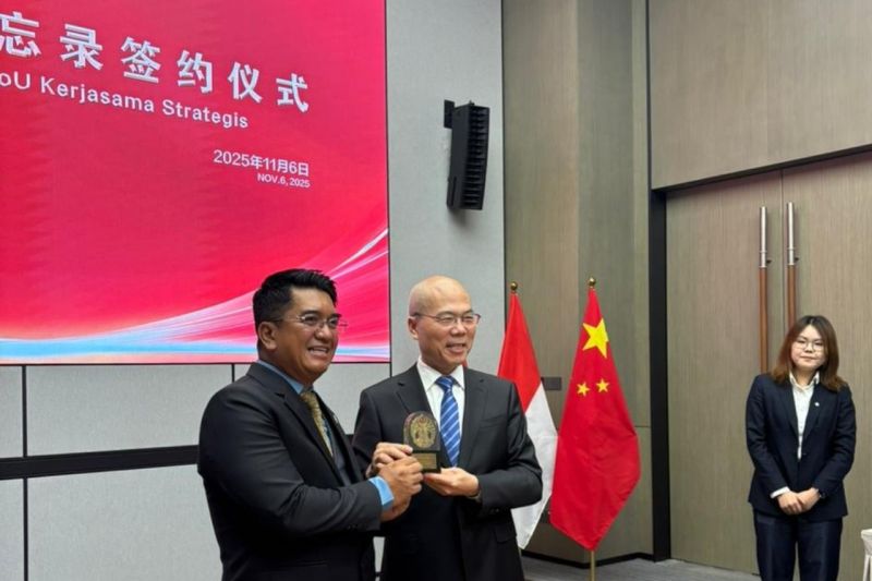 rektor-ui-bangun-segitiga-emas-jadikan-ui-pusat-riset-metalurgi-dunia