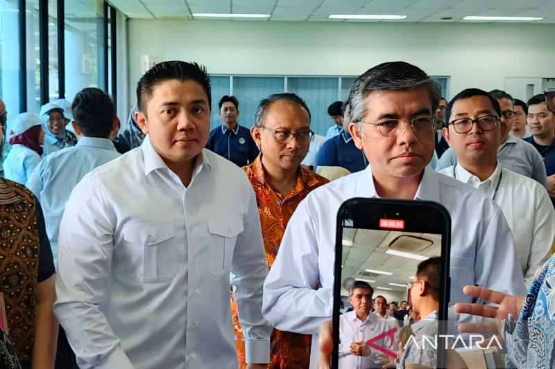 tinjau-magang-dengan-seskab-menaker-sarana-link-and-match-industri