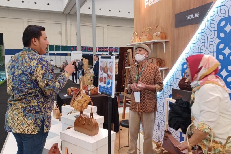 pelindo-borong-lima-penghargaan-di-iccs-summit-2025