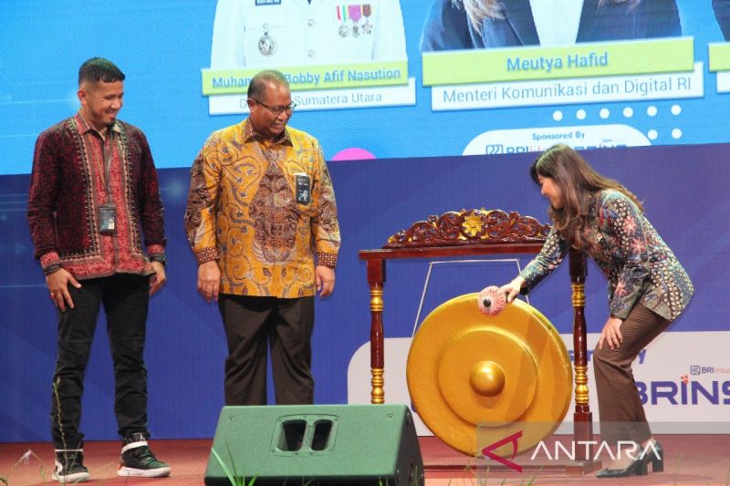 menkomdigi-ajak-kaum-ibu-lebih-melek-digital