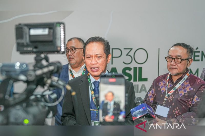 Menteri LH minta perjuangkan target pengurangan emisi di COP30