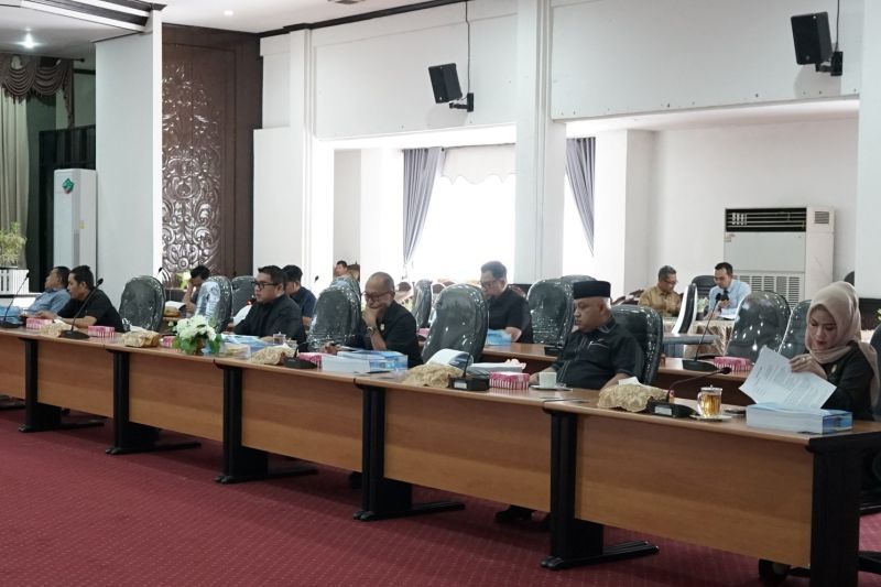 Banggar DPRD HSS dan TPAD bahas rasionalisasi APBD 2026