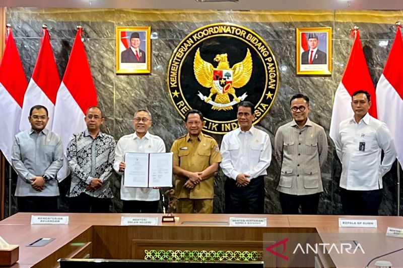 pemerintah-percepat-pembangunan-100-gudang-bulog-lewat-skb-demi-petani